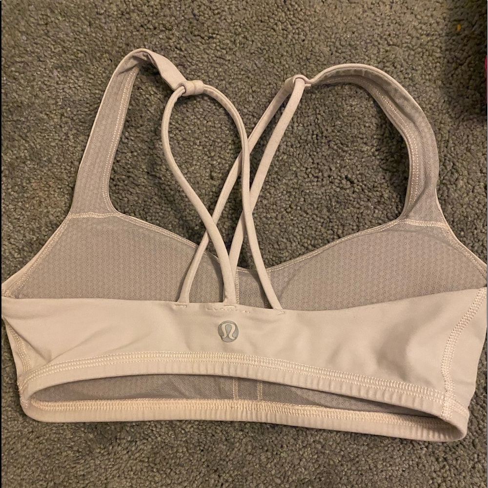 FREE TO BE LULULEMON SPORTS BRA